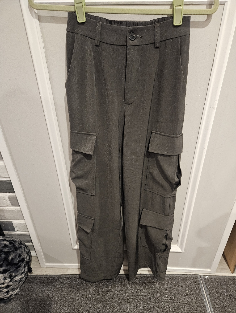 Fashion Nova gray cargo pants size XS.  Very soft. Beautiful pants.